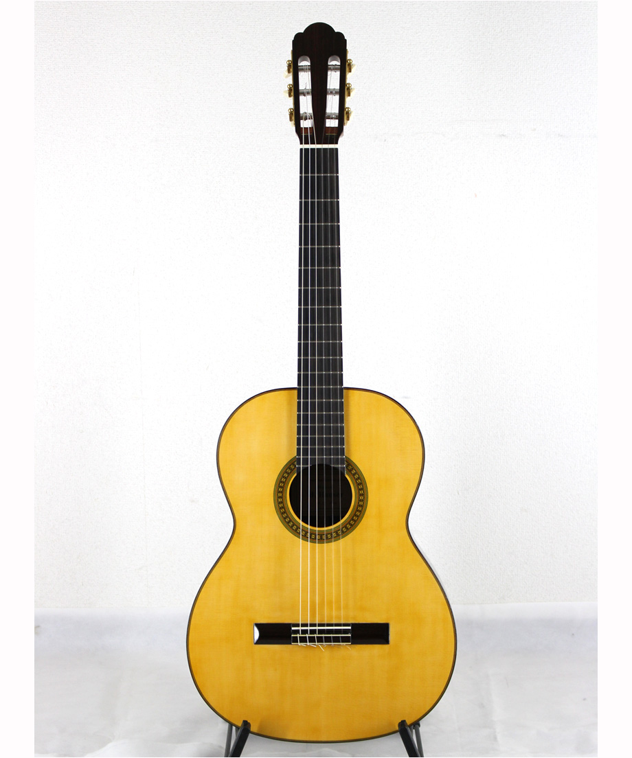 名器ハウザーのレプリカギター